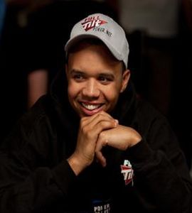 Phil Ivey ricomincia la sua corsa verso il trono